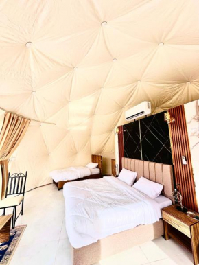 Rum relaxation luxury camp